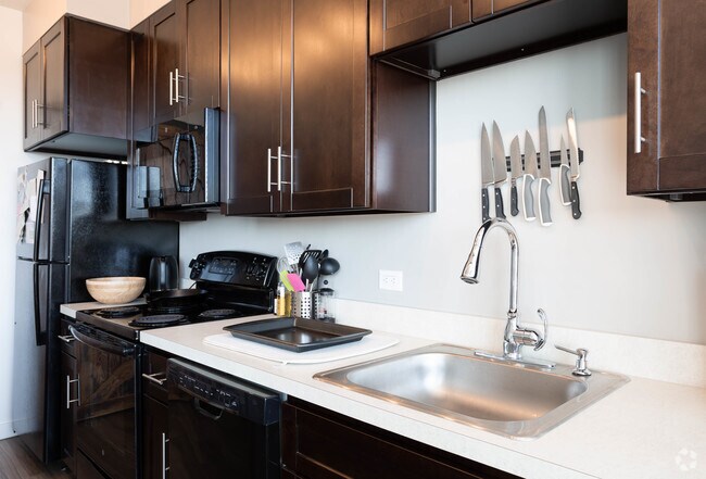 1HAB, 1BA - Lorraine - Remington Row