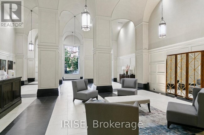 Building Photo - 388 Prince of Wales Dr