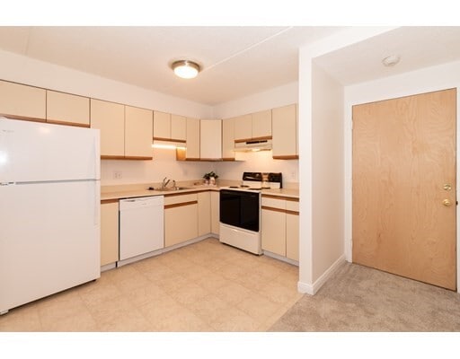 Building Photo - 20 Nahant Pl
