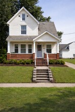 Building Photo - 1817 3rd St SE