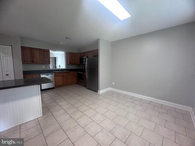 Building Photo - 113 Talgrath Ct