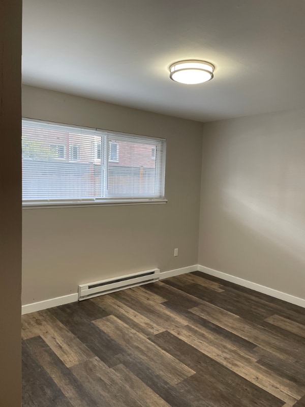 Building Photo - 1215 Queen Anne Ave N