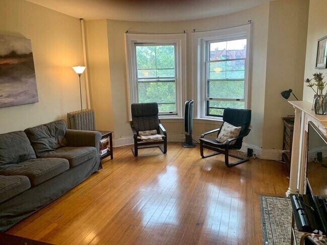Building Photo - 1056 Beacon St
