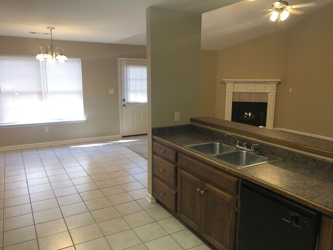 Foto del edificio - 327 Autumn Dr