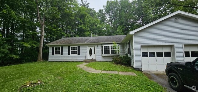 Building Photo - 13 Cardinal Dr