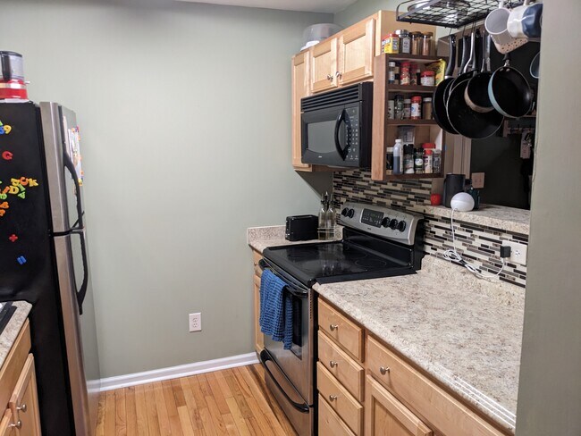 Kitchen - 2308 Myron Dr