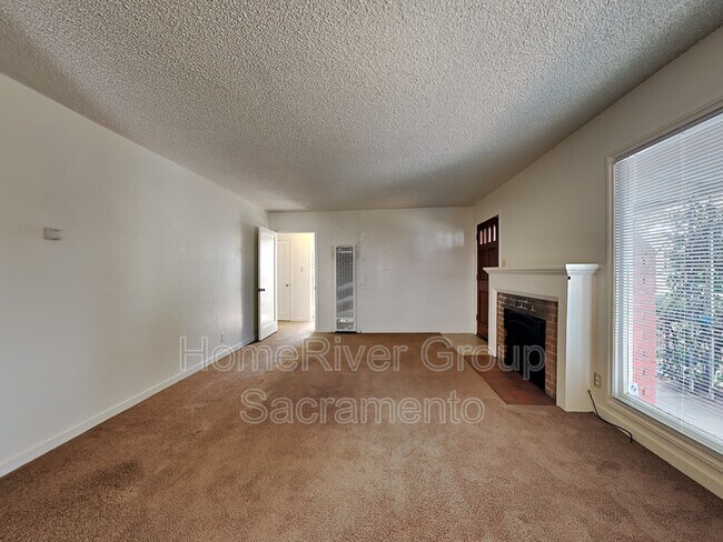 Building Photo - 4929 Virginia Way