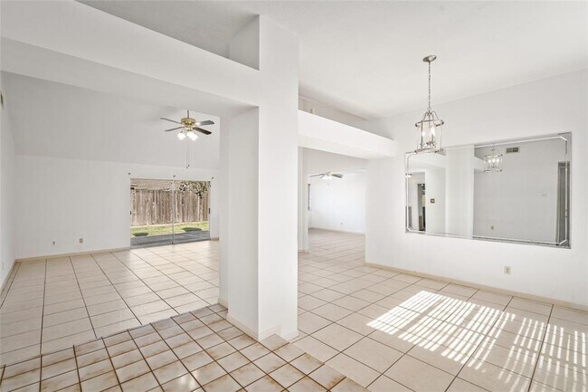Building Photo - 3815 Bartons Ln