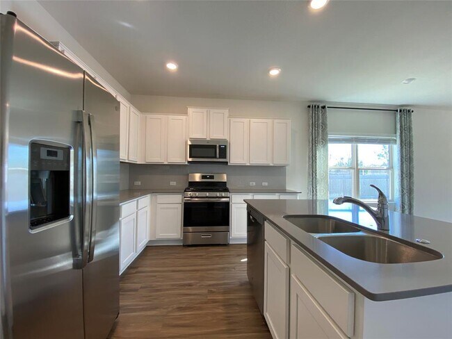 Building Photo - 101 Juniper Springs Rd
