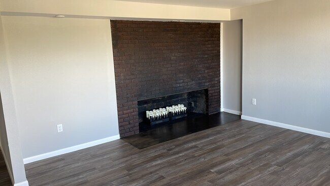 Foto del edificio - 2455 University Heights Ave
