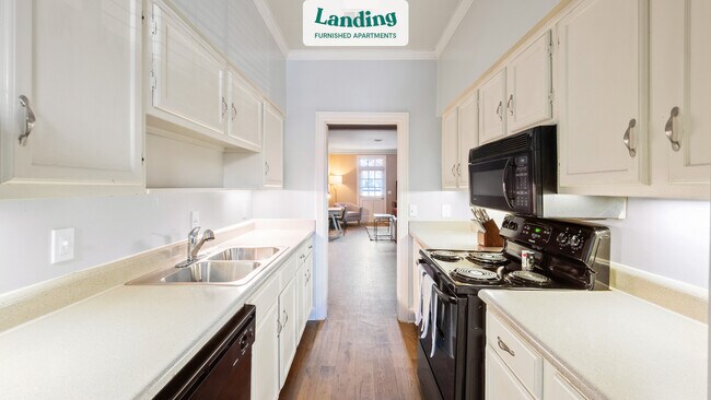 Foto del edificio - 4141 Woodlawn Dr