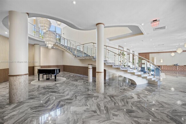 Foto del edificio - 5401 Collins Ave