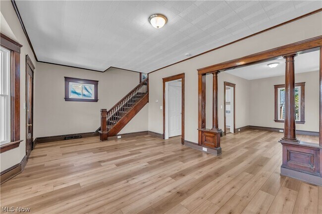 Building Photo - 3921 W 21st St