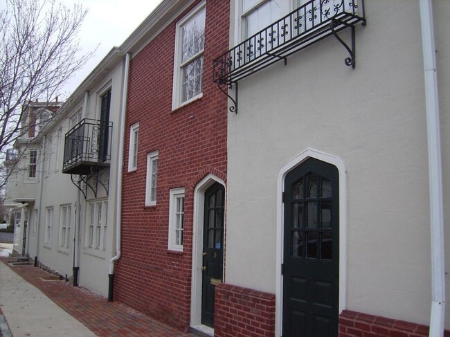 Building Photo - 16 W Abington Ave