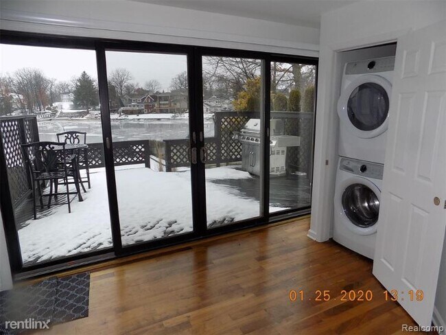 Foto del edificio - 2 br, 2 bath House - 111 Bridge