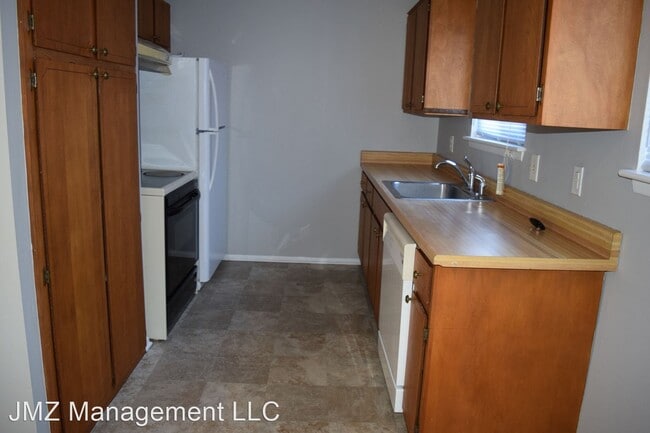 Building Photo - 3 br, 2 bath House - 211 Woodsboro Dr Uppe...