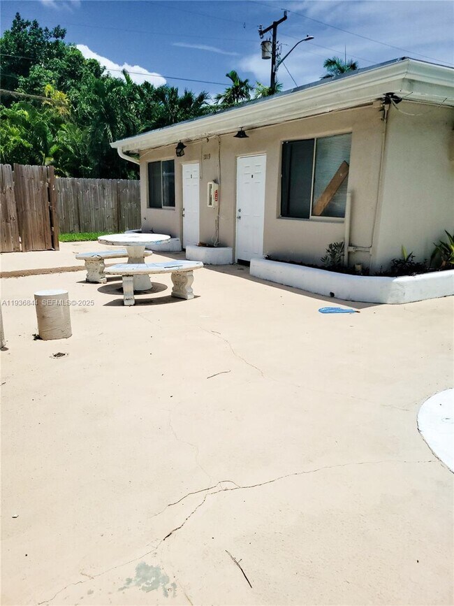 Foto del edificio - 2019 Fletcher St