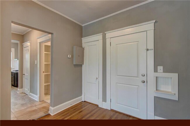 Foto del edificio - 722 Ponce De Leon Ct NE