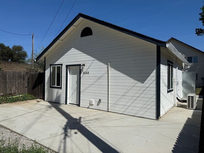 Foto del edificio - AVAILABLE NOW!  Newly Remodeled 1 bedroom, 1 bath in downtown area, won't last long!