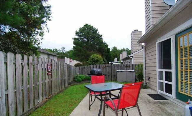 Foto del edificio - 14 Heritage Village Ln