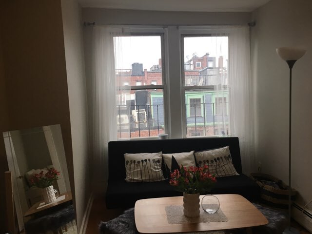 Foto del edificio - 100 Endicott St