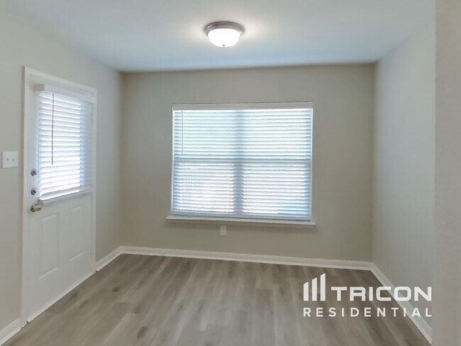 Building Photo - 1419 Coltview Pl