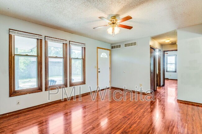 Foto del edificio - 3216 S Walnut St
