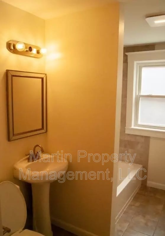 Building Photo - 45 Lyman St