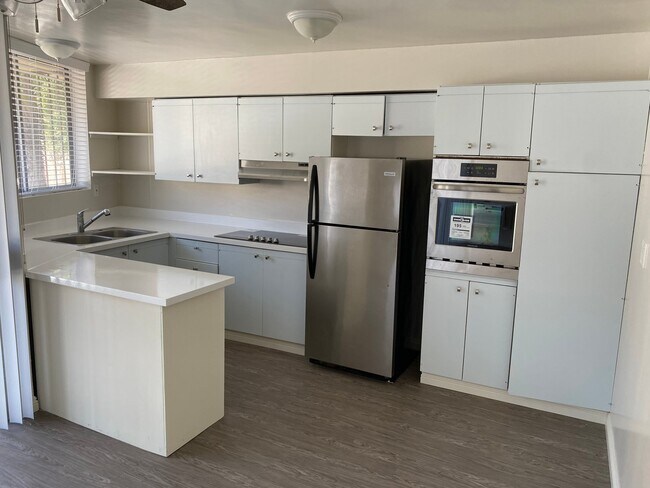 Foto del edificio - 7100 Hillside Ave