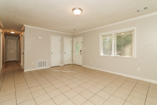 Building Photo - 5539 Hall Cir