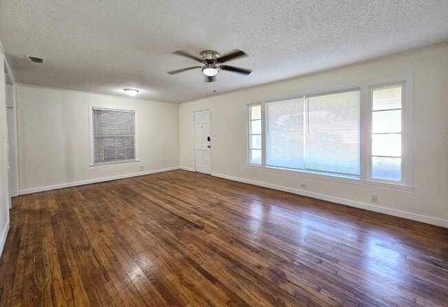 Foto del edificio - 2503 Taylor St
