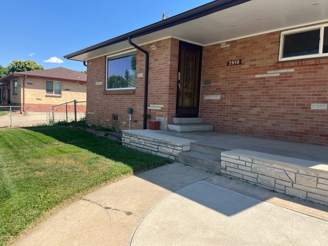 Building Photo - 3950 W 44th Ave