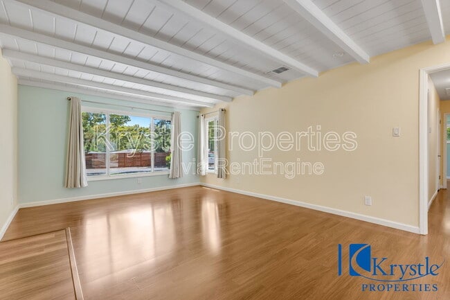 Building Photo - 1411 Mariposa St