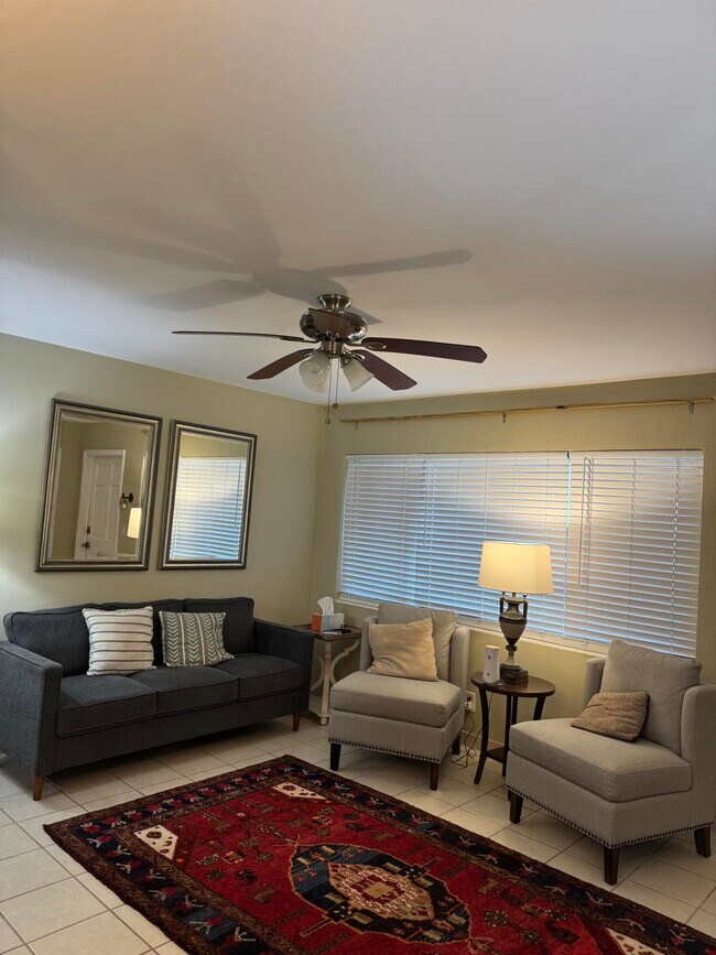 Foto del edificio - 3362 Cynthia Ln