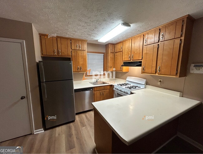 Building Photo - 5867 Sheldon Ct