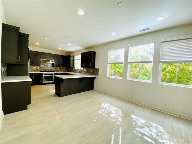 Building Photo - 48 Mariposa