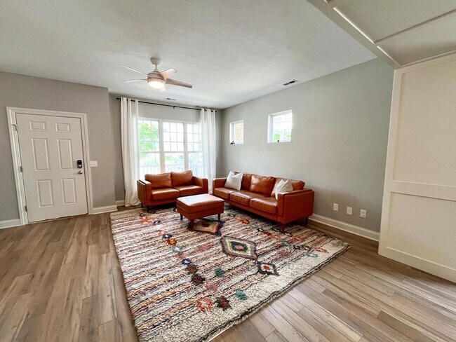 Building Photo - 6014 Trumhall Ave