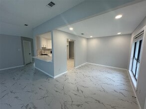 Building Photo - 2218 S Ferrisburg Ct