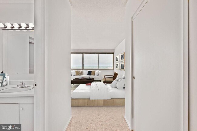 Foto del edificio - 5500 Friendship Blvd