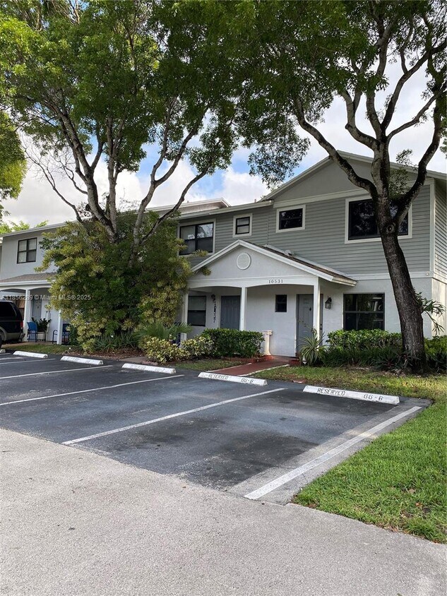 Foto principal - 10537 NW 8th St