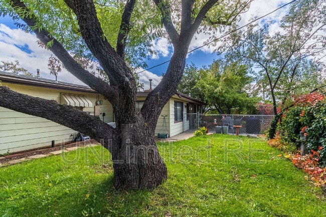 Building Photo - 3417 N Dyer St