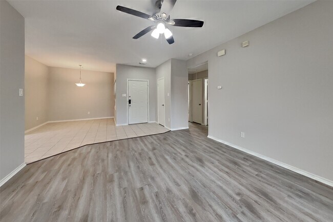 Foto del edificio - 804 Lovebug Ln