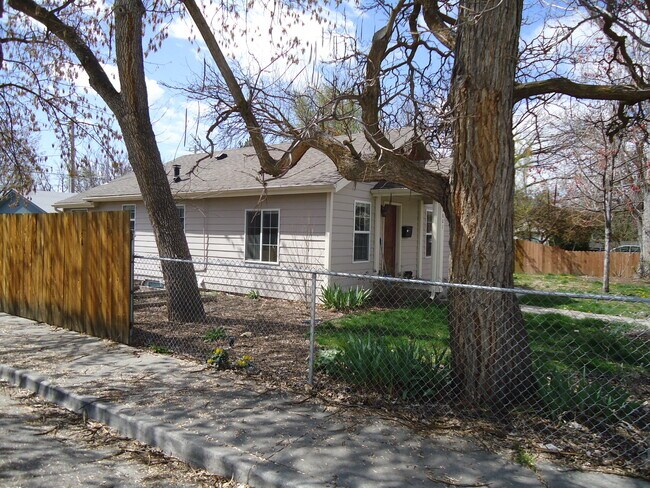Front side - 2801 W Stewart Ave