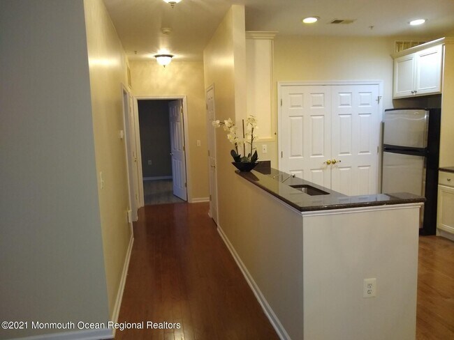 Building Photo - 420 Sophee Ln