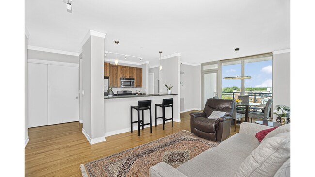 Building Photo - 1570 Elmwood Ave