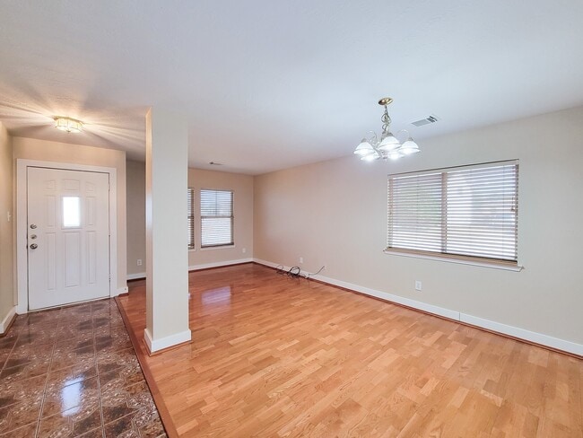 Foto del edificio - 19803 Falcon Hill Ct