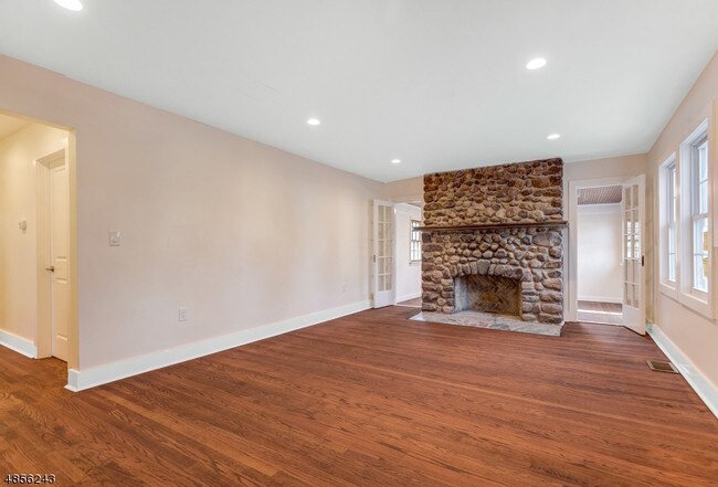 Foto del edificio - 30 Woodland Ave