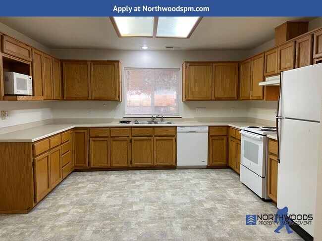 Foto del edificio - 1209 Springbrook Rd