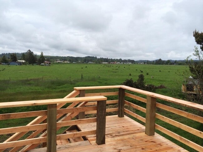 Building Photo - The Big Yellow Farmhouse on Youngs Bay-Ava...