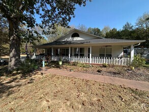 Building Photo - 1025 Bayou Ridge Loop